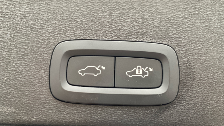 Volvo Xc40 1.5 T5 Recharge PHEV Ultimate Dark 5dr Auto Estate